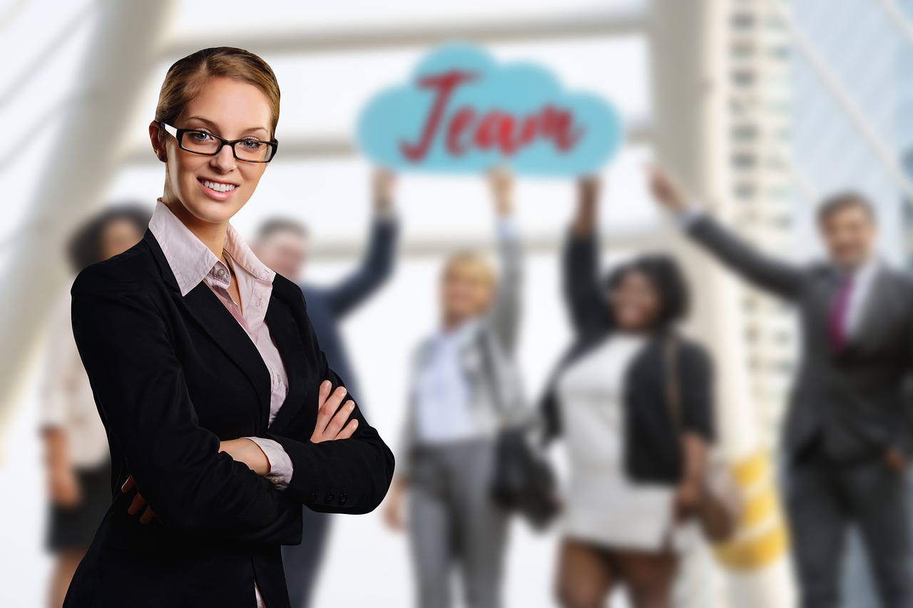 穿越火线:枪战王者:沙龙汽车app详情下载教程